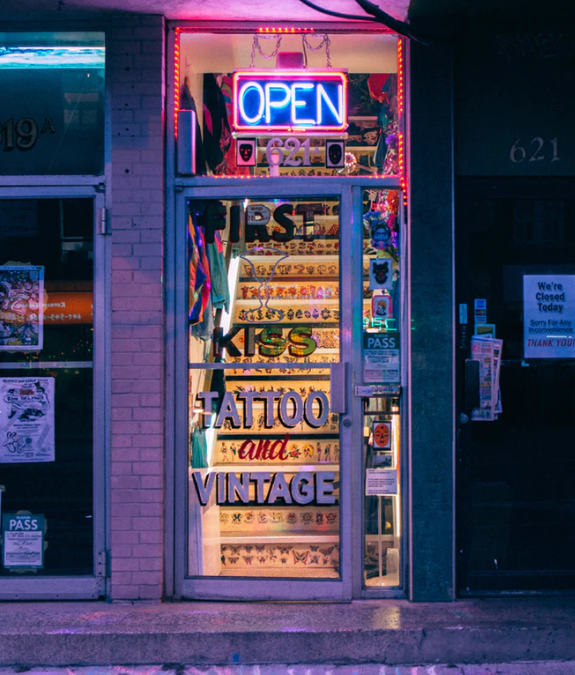 Tattoo Etiquette: Tips for Your First Tattoo Shop Experience – Ultimate ...