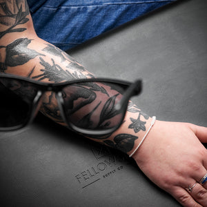 Fellowship Polarized LED Tattoo Work Light + Polarized Glasses + Tripod Kit - Ultimate Tattoo Supply