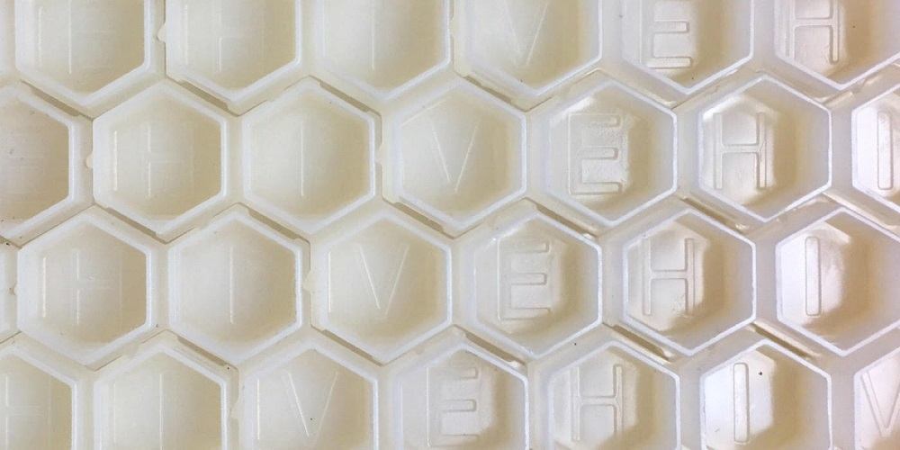 Deep Hive Caps™ — Bag of 200 Ink Caps (50 Pieces) — Pick Color - Ultimate Tattoo Supply