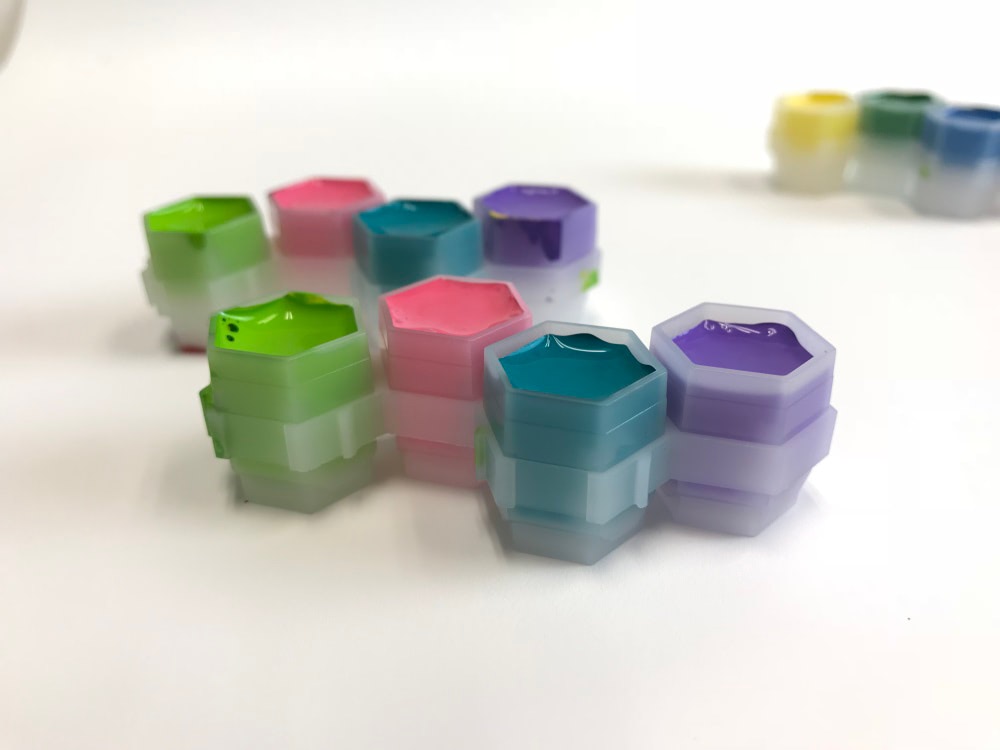 Deep Hive Caps™ — Bag of 200 Ink Caps (50 Pieces) — Pick Color - Ultimate Tattoo Supply